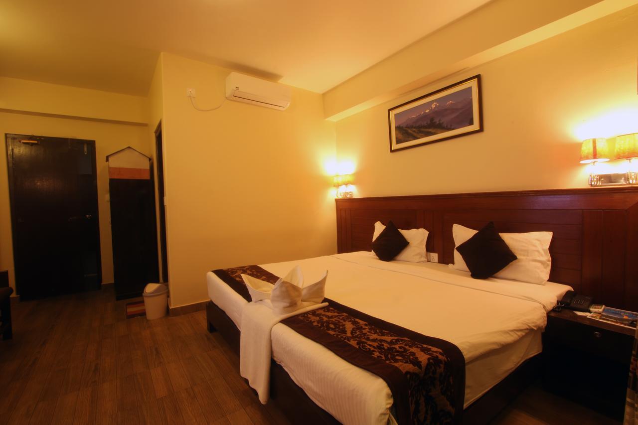 פוקהרה Hotel The Coast מראה חיצוני תמונה